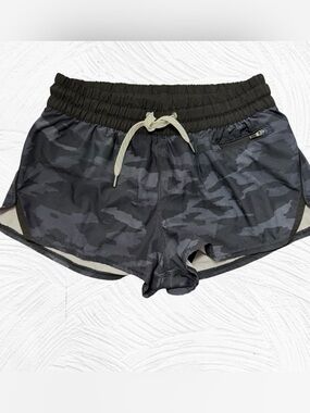 Vuori Clementine 2.0 Short Women's S Black Camo Running Built-In Liner *flaw